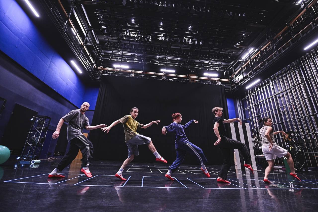 Zoetrope | National Dance Company Wales